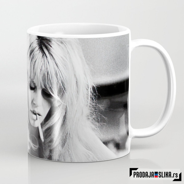 Brigitte Bardot igra karte