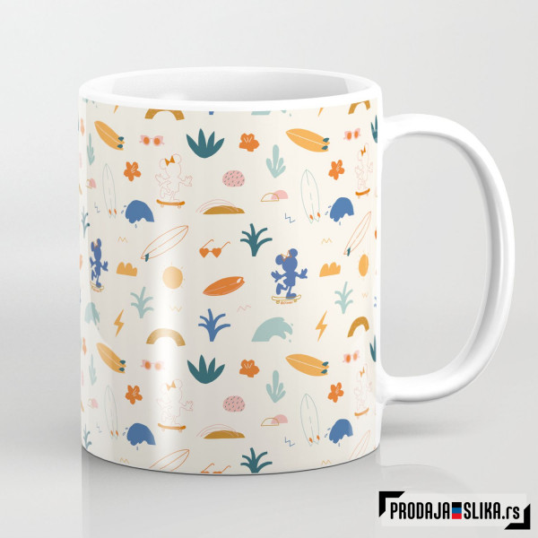 Minnie Mouse surfuje