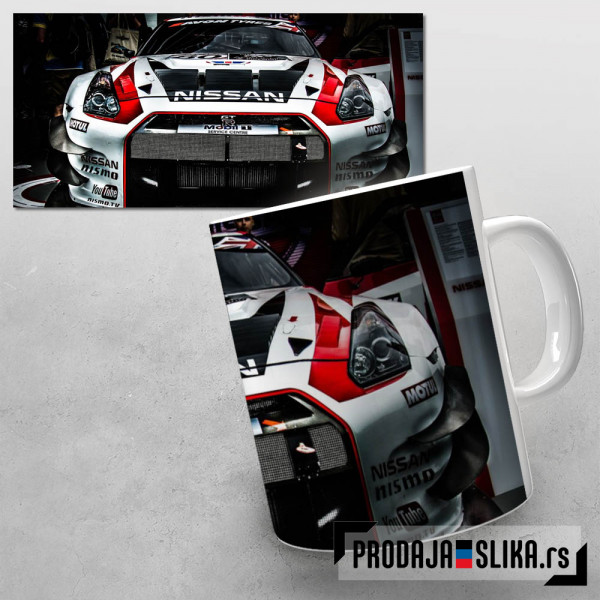 Nissan GTR pogled